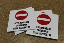 https://www.stickershop.lv/uzlimes/uploads/photos/0f8b847917236d534898a3a93f624af7.JPG